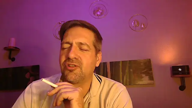 Snapshot of matrikes1 chatting on 12-20-24, 11:26 matrikes1 online show from 12-20-24, 11:26