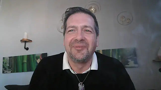 Snapshot of matrikes1 chatting on 12-26-24, 11:10 matrikes1 online show from 12-26-24, 11:10