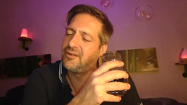 Snapshot of matrikes1 chatting on 12-27-24, 11:31 matrikes1 online show from 12-27-24, 11:31