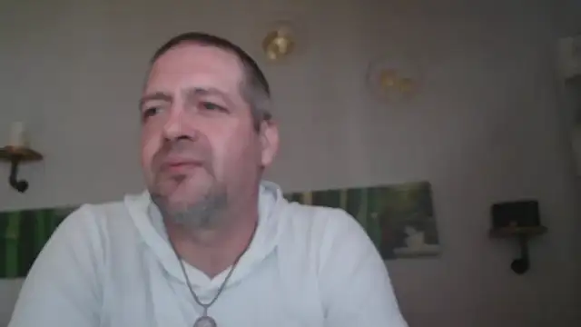 Snapshot of matrikes1 chatting on 02-09-25, 01:46 matrikes1 online show from 02-09-25, 01:46