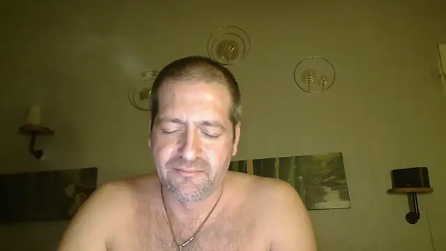 Snapshot of matrikes1 chatting on 02-21-25, 05:09 matrikes1 online show from 02-21-25, 05:09