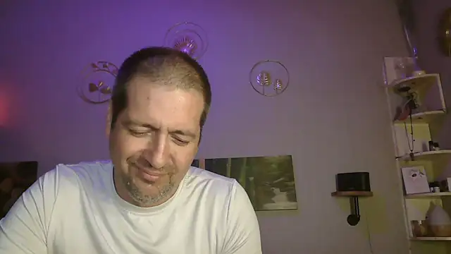 Snapshot of matrikes1 chatting on 02-22-25, 10:31 matrikes1 online show from 02-22-25, 10:31