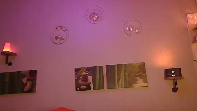 Snapshot of matrikes1 chatting on 02-24-25, 09:52 matrikes1 online show from 02-24-25, 09:52