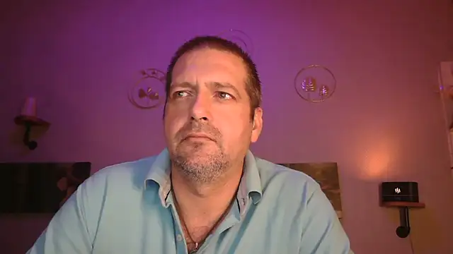 Snapshot of matrikes1 chatting on 02-28-25, 06:52 matrikes1 online show from 02-28-25, 06:52