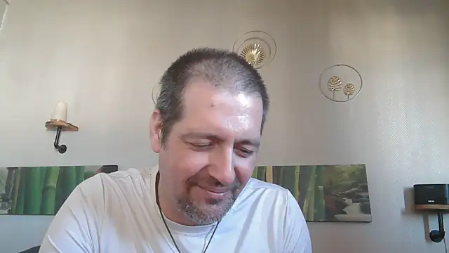 Snapshot of matrikes1 chatting on 03-02-25, 02:32 matrikes1 online show from 03-02-25, 02:32