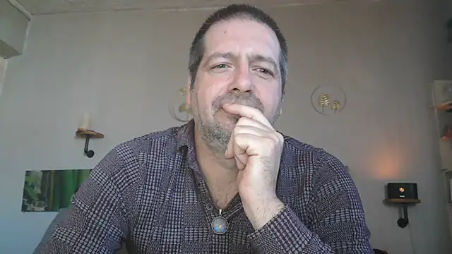 Snapshot of matrikes1 chatting on 03-09-25, 09:46 matrikes1 online show from 03-09-25, 09:46