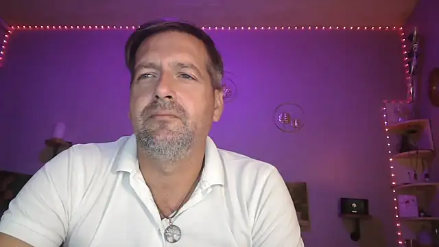 Snapshot of matrikes1 chatting on 10-10-25, 04:39 matrikes1 online show from 10-10-25, 04:39