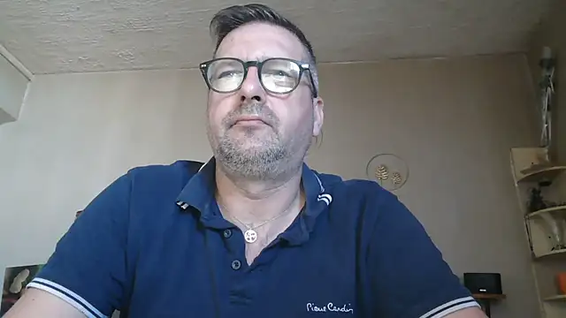 Snapshot of matrikes1 chatting on 04-07-26, 01:00 matrikes1 online show from 04-07-26, 01:00
