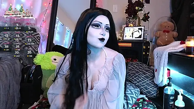 Snapshot of Ivey_and_James chatting on 12-12-24, 10:20 Ivey and James online show from 12-12-24, 10:20