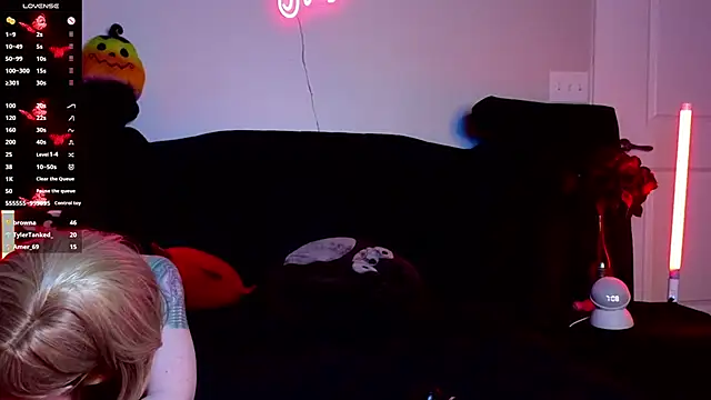 Snapshot of Ivey_and_James chatting on 03-12-25, 12:10 Ivey and James online show from 03-12-25, 12:10