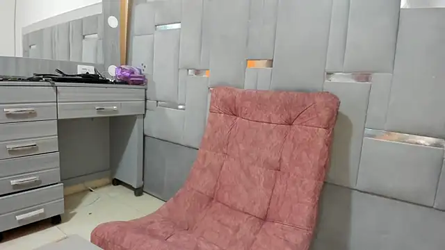 Snapshot of cuteboybigcock- chatting on 02-10-25, 08:21 cuteboybigcock- online show from 02-10-25, 08:21