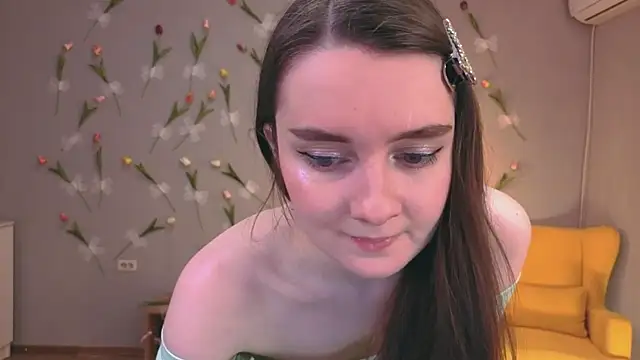 Snapshot of CloudGrace chatting on 05-13-26, 06:16 CloudGrace online show from 05-13-26, 06:16