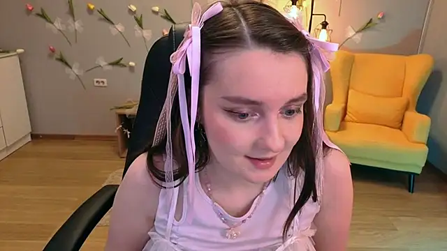 Snapshot of CloudGrace chatting on 06-13-26, 03:15 CloudGrace online show from 06-13-26, 03:15