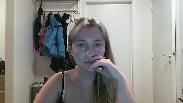 SusanCurt online show from 10-11-25, 02:37