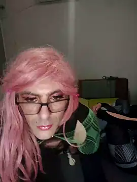 Snapshot of DiamondDrillBit chatting on 01-25-25, 04:13 DiamondDrillBit online show from 01-25-25, 04:13