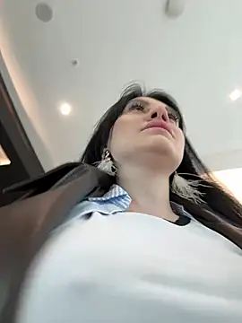 Wet  Bunny online show from 04-28-26, 06:18