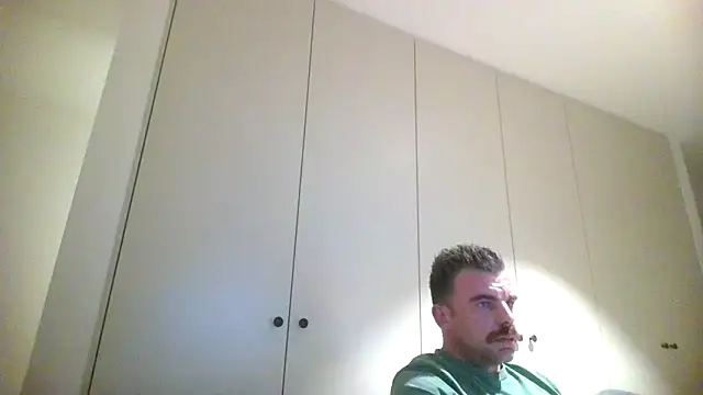 Snapshot of mrbigballs chatting on 09-13-25, 08:08 mrbigballs online show from 09-13-25, 08:08