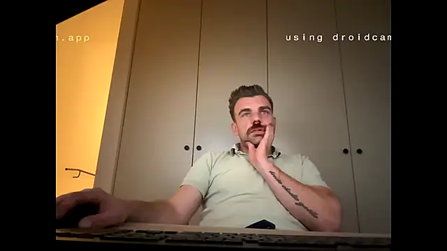 Snapshot of mrbigballs chatting on 10-08-25, 04:59 mrbigballs online show from 10-08-25, 04:59