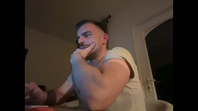 Snapshot of mrbigballs chatting on 01-15-26, 09:29 mrbigballs online show from 01-15-26, 09:29