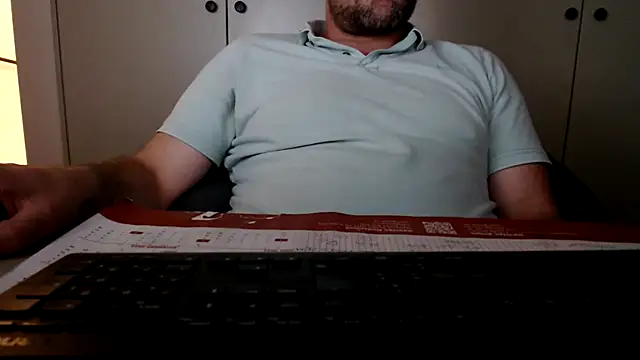 Snapshot of mrbigballs chatting on 06-13-26, 09:02 mrbigballs online show from 06-13-26, 09:02