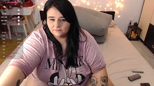 Snapshot of naughtykiss chatting on 12-08-24, 07:37 naughtykiss online show from 12-08-24, 07:37