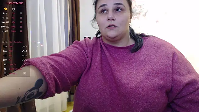 Snapshot of naughtykiss chatting on 12-13-24, 07:43 naughtykiss online show from 12-13-24, 07:43