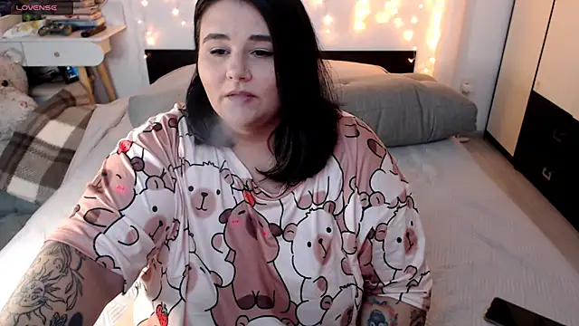 Snapshot of naughtykiss chatting on 09-10-25, 10:15 naughtykiss online show from 09-10-25, 10:15