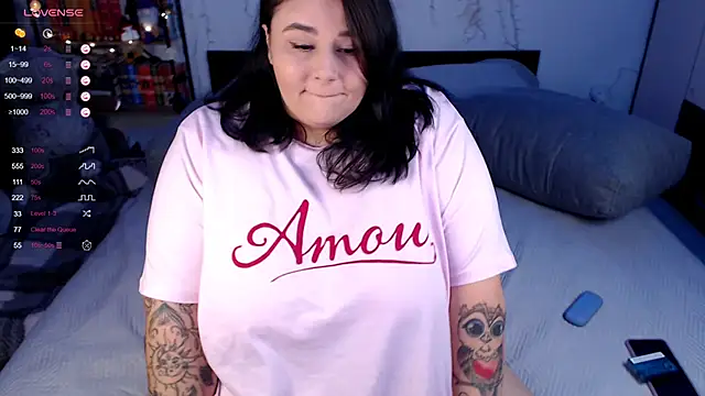 Snapshot of naughtykiss chatting on 11-06-25, 04:57 naughtykiss online show from 11-06-25, 04:57