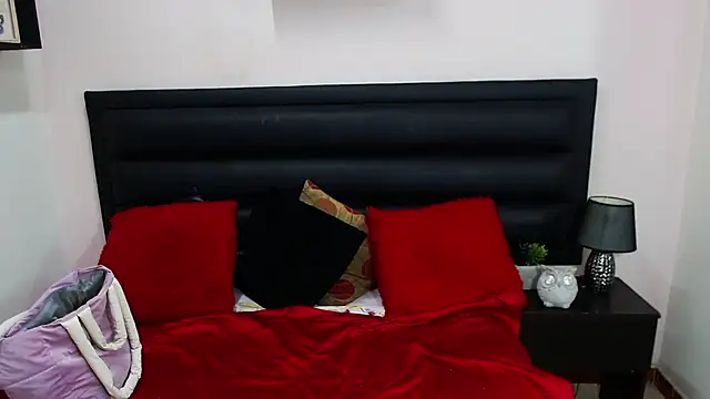 Snapshot of sensual_nataliee chatting on 11-06-25, 03:57 sensual nataliee online show from 11-06-25, 03:57