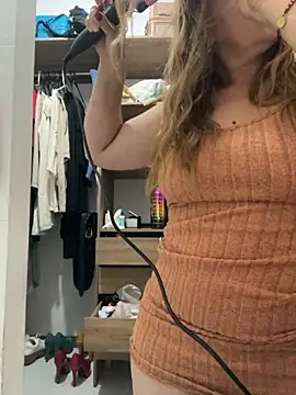 moniquerainx online show from 10-23-25, 11:03