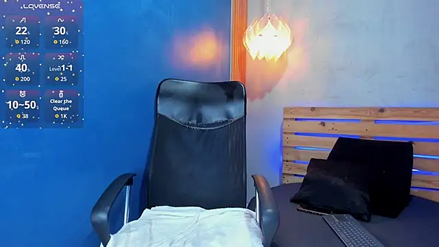 Snapshot of niky_doll_ chatting on 10-13-25, 01:22 niky doll  online show from 10-13-25, 01:22