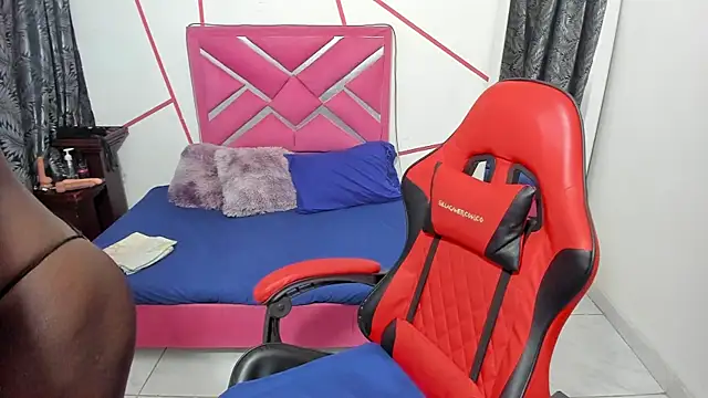 Snapshot of stNatashaBrunette chatting on 10-15-25, 05:07 stNatashaBrunette online show from 10-15-25, 05:07