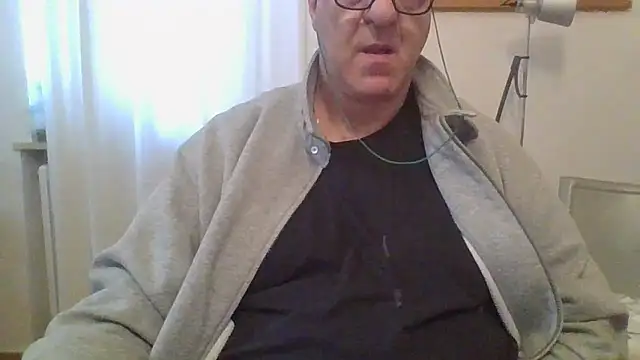 Snapshot of ANONIMO7735 chatting on 03-07-25, 06:13 ANONIMO7735 online show from 03-07-25, 06:13
