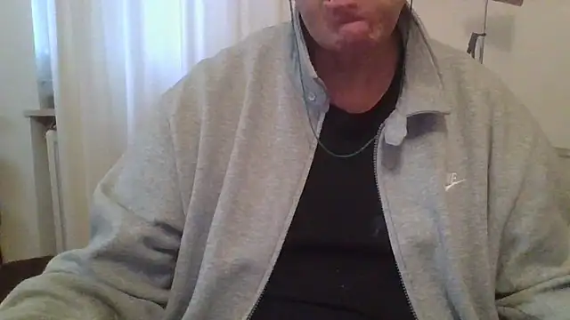 Snapshot of ANONIMO7735 chatting on 03-13-25, 06:05 ANONIMO7735 online show from 03-13-25, 06:05