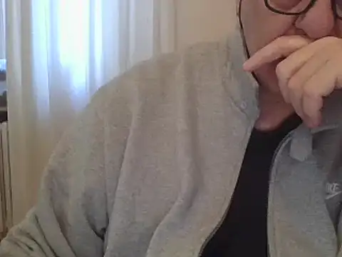 Snapshot of ANONIMO7735 chatting on 03-21-25, 09:23 ANONIMO7735 online show from 03-21-25, 09:23