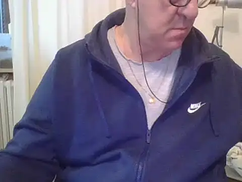 Snapshot of ANONIMO7735 chatting on 03-23-25, 05:54 ANONIMO7735 online show from 03-23-25, 05:54