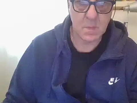 Snapshot of ANONIMO7735 chatting on 03-23-25, 09:10 ANONIMO7735 online show from 03-23-25, 09:10