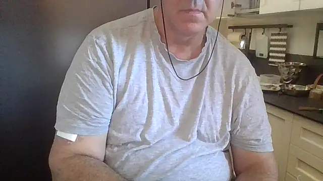 Snapshot of ANONIMO7735 chatting on 09-27-25, 10:31 ANONIMO7735 online show from 09-27-25, 10:31