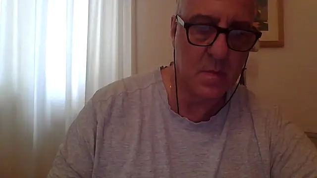 Snapshot of ANONIMO7735 chatting on 09-29-25, 09:25 ANONIMO7735 online show from 09-29-25, 09:25