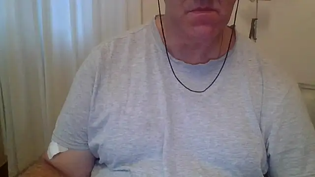 Snapshot of ANONIMO7735 chatting on 09-30-25, 05:01 ANONIMO7735 online show from 09-30-25, 05:01