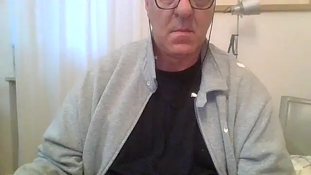 Snapshot of ANONIMO7735 chatting on 10-20-25, 05:19 ANONIMO7735 online show from 10-20-25, 05:19