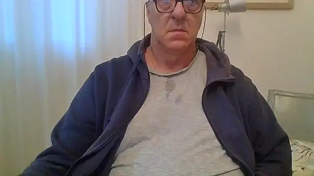 Snapshot of ANONIMO7735 chatting on 10-27-25, 05:44 ANONIMO7735 online show from 10-27-25, 05:44