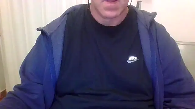 Snapshot of ANONIMO7735 chatting on 10-31-25, 04:52 ANONIMO7735 online show from 10-31-25, 04:52