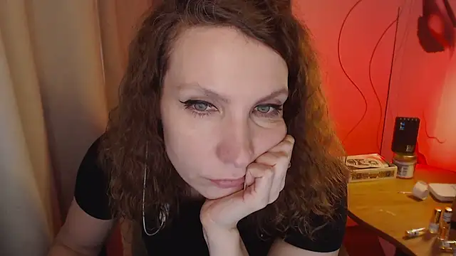 Snapshot of JohansonKatie chatting on 01-13-25, 09:41 JohansonKatie online show from 01-13-25, 09:41