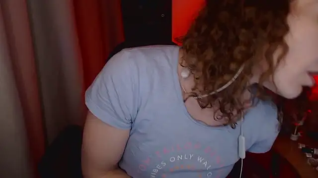 Snapshot of JohansonKatie chatting on 01-14-25, 04:50 JohansonKatie online show from 01-14-25, 04:50