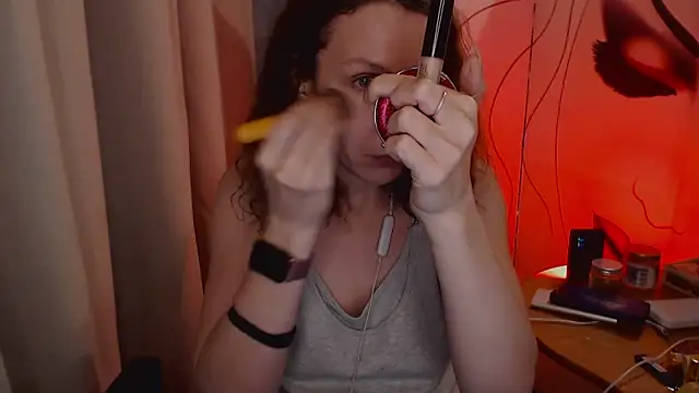 Snapshot of JohansonKatie chatting on 01-16-25, 11:15 JohansonKatie online show from 01-16-25, 11:15