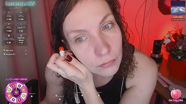 Snapshot of JohansonKatie chatting on 02-17-25, 06:42 JohansonKatie online show from 02-17-25, 06:42