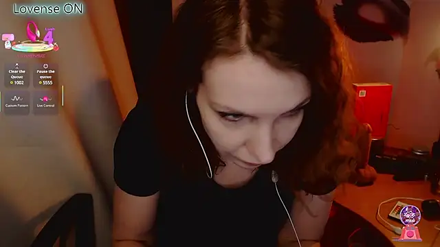 Snapshot of JohansonKatie chatting on 03-21-25, 03:01 JohansonKatie online show from 03-21-25, 03:01