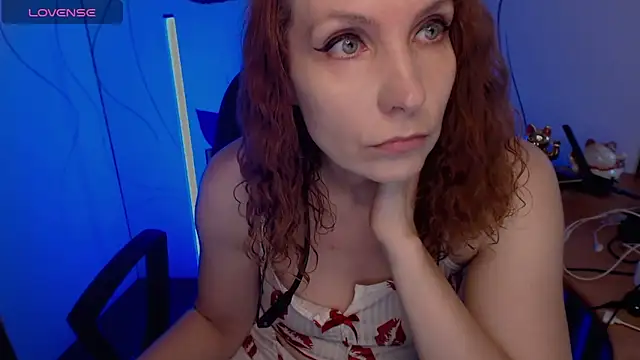 Snapshot of JohansonKatie chatting on 09-17-25, 03:52 JohansonKatie online show from 09-17-25, 03:52