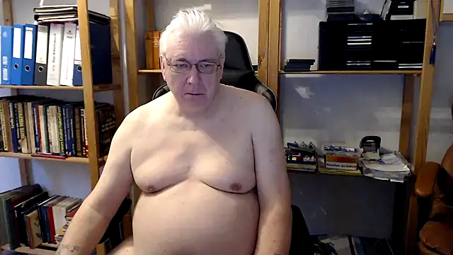 SchwanzhureXXL online show from 02-15-25, 07:27